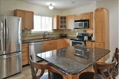 8 Lake Ave, Lynn, MA 01904 - Photo 5