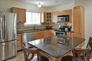 8 Lake Ave, Lynn, MA 01904 - Photo 5