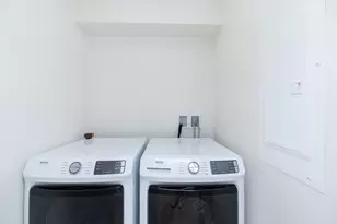 219 Trenton St, Boston, MA 02128 - Photo 17
