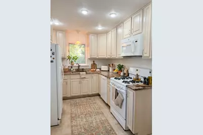 17 Belmont Rd #P, Brookline, MA 02467 - Photo 5