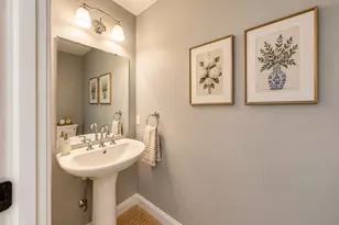 1 Thurston Pl, Medfield, MA 02052 - Photo 9