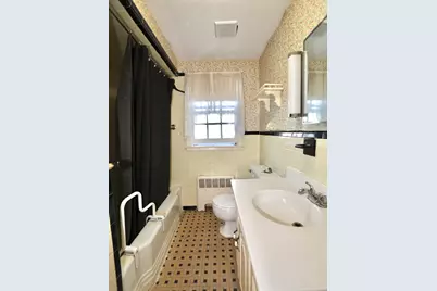 6 Rochelle St, Worcester, MA 01606 - Photo 5