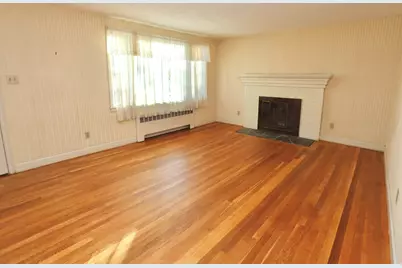 6 Rochelle St, Worcester, MA 01606 - Photo 3