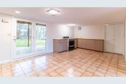 112 Cedar St N, Medford, MA 02155 - Photo 13