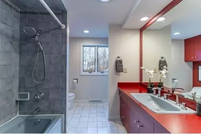 112 Cedar St N, Medford, MA 02155 - Photo 9