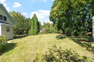 8 Winter St, Southborough, MA 01745 - Photo 7