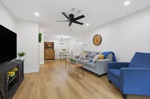 811 Franklin Crossing Rd, Franklin, MA 02038 - Photo 5