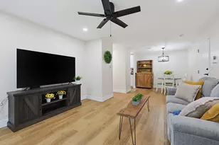 811 Franklin Crossing Rd, Franklin, MA 02038 - Photo 3