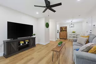 811 Franklin Crossing Rd, Franklin, MA 02038 - Photo 3