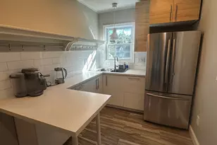 17 Naomi St, Chicopee, MA 01020 - Photo 9