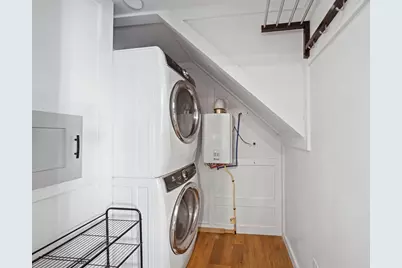 1 Pier 8 13th St #B, Boston, MA 02129 - Photo 17