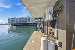 1 Pier 8 13th St, Boston, MA 02129 - Photo 19