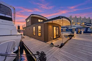 1 Pier 8 13th St, Boston, MA 02129 - Photo 21