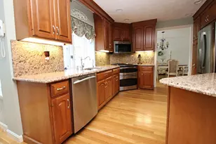 33 Sanders Dr, Saugus, MA 01906 - Photo 9