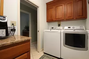33 Sanders Dr, Saugus, MA 01906 - Photo 17