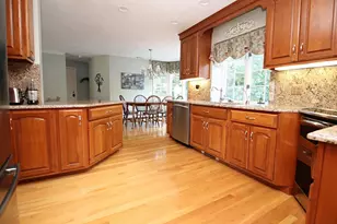 33 Sanders Dr, Saugus, MA 01906 - Photo 11