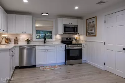 172 Holliston St, Medway, MA 02053 - Photo 5