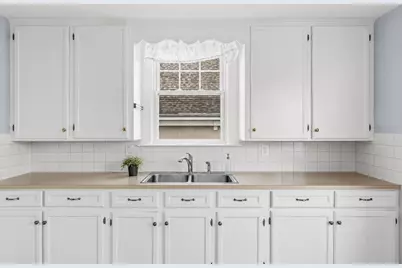 600 Broadway, Fall River, MA 02724 - Photo 11