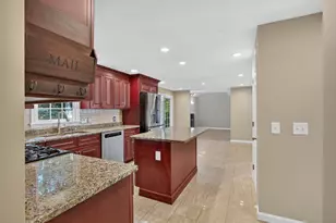 25 Corinth Dr, Worcester, MA 01606 - Photo 5