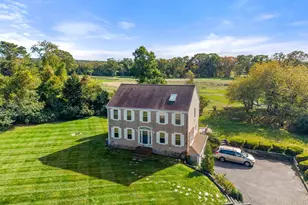 25 Country Club Dr, Plymouth, MA 02360 - Photo 3