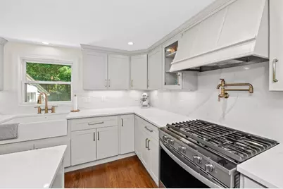 94 Holly Hill Cir, Weymouth, MA 02190 - Photo 7