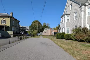 19 Walnut St, Medford, MA 02155 - Photo 3