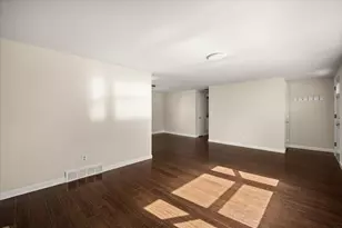 18 Pearl St, Taunton, MA 02780 - Photo 11