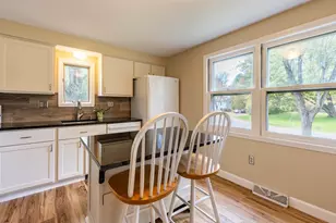 8 Coach Ln, Amherst, MA 01002 - Photo 7
