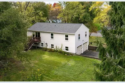 8 Coach Ln, Amherst, MA 01002 - Photo 3