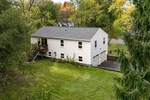 8 Coach Ln, Amherst, MA 01002 - Photo 3