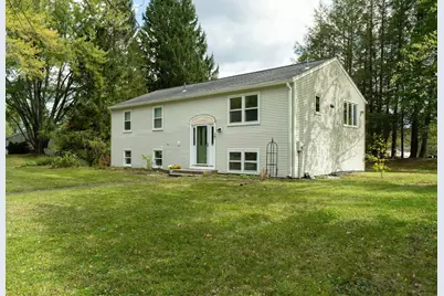 8 Coach Ln, Amherst, MA 01002 - Photo 29