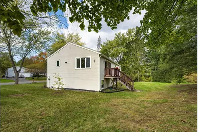 8 Coach Ln, Amherst, MA 01002 - Photo 23