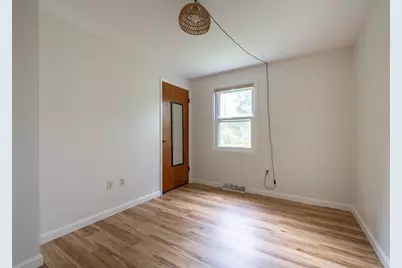 8 Coach Ln, Amherst, MA 01002 - Photo 15