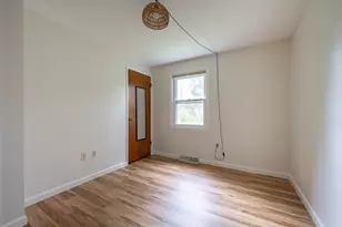8 Coach Ln, Amherst, MA 01002 - Photo 15