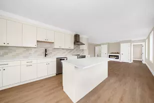 26 Friend St, Amesbury, MA 01913 - Photo 11