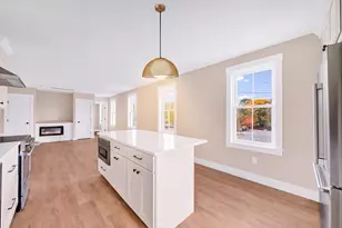 26 Friend St, Amesbury, MA 01913 - Photo 5