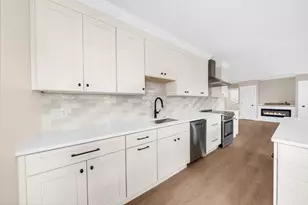 26 Friend St, Amesbury, MA 01913 - Photo 13