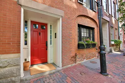 70 Myrtle St, Boston, MA 02114 - Photo 1