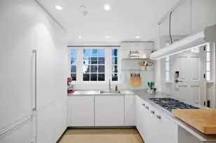 70 Myrtle St, Boston, MA 02114 - Photo 3