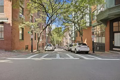 70 Myrtle St, Boston, MA 02114 - Photo 41