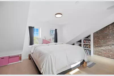 70 Myrtle St, Boston, MA 02114 - Photo 33