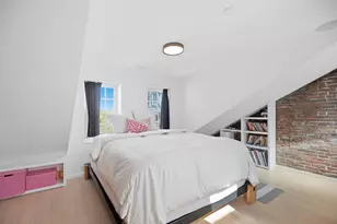 70 Myrtle St, Boston, MA 02114 - Photo 33