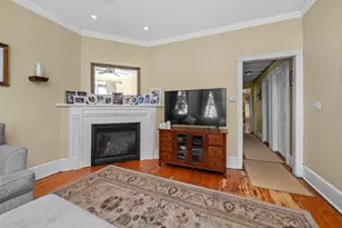 683 E 5th St, Boston, MA 02127 - Photo 7