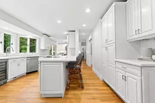 172 Country Dr, Weston, MA 02493 - Photo 5