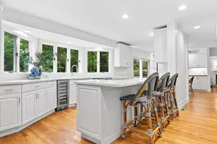 172 Country Dr, Weston, MA 02493 - Photo 3