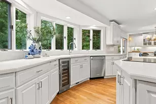 172 Country Dr, Weston, MA 02493 - Photo 7
