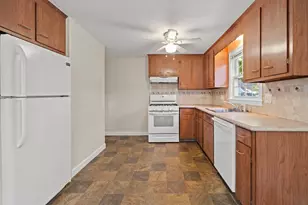 13 Gregg St, Woburn, MA 01801 - Photo 21