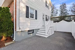 13 Gregg St, Woburn, MA 01801 - Photo 33