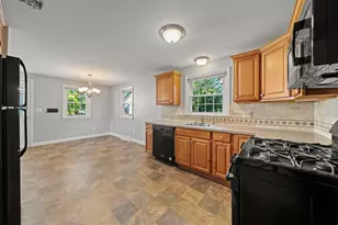 13 Gregg St, Woburn, MA 01801 - Photo 5