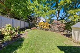 79 Menotomy Rd, Arlington, MA 02476 - Photo 33